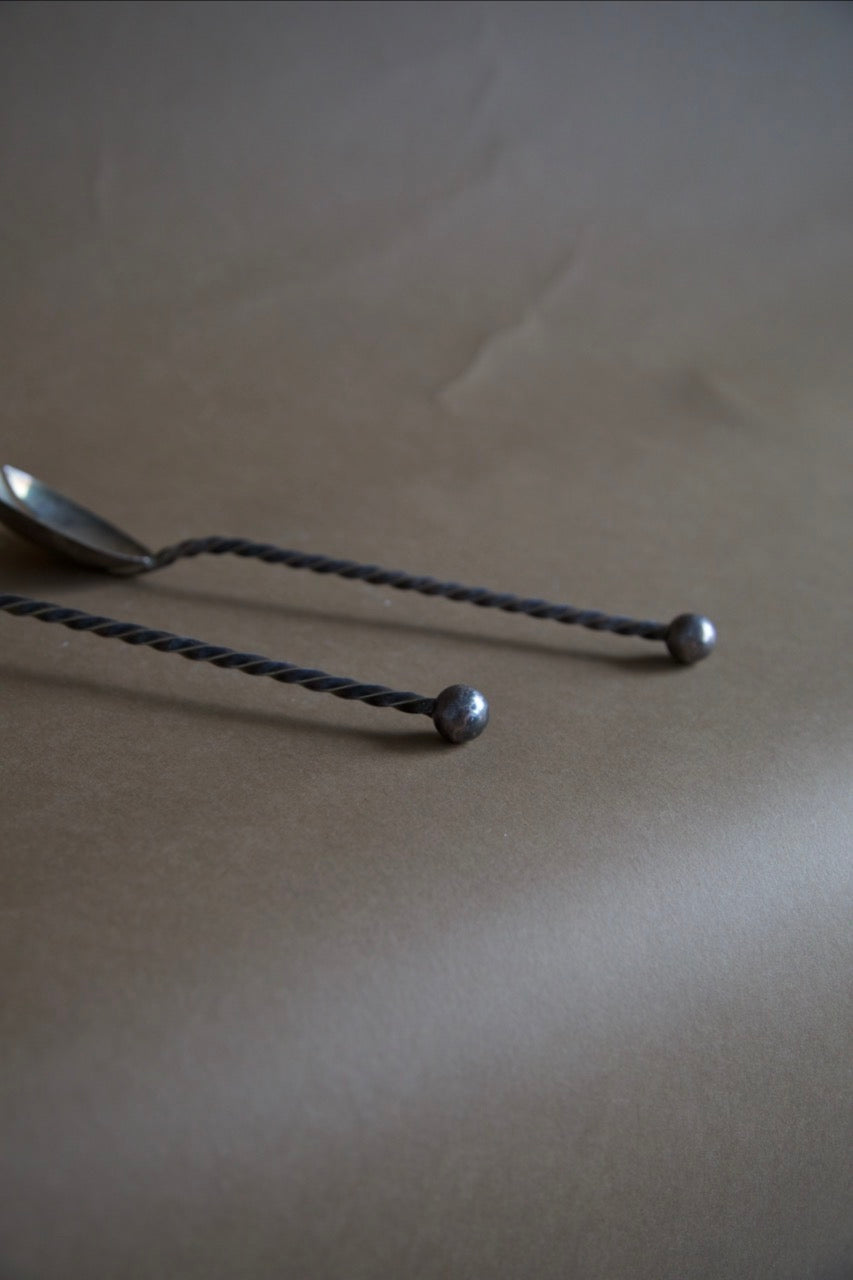 Twisted Handle Servers